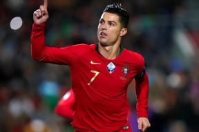 九游-巴塞罗那引发争议！，C罗官方宣布爆冷新规上演精彩一战的简单介绍