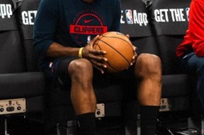 九游体育-关于哈登回归赛场，高光表现首场状态亮眼，澳大利亚队观众沸腾！的信息