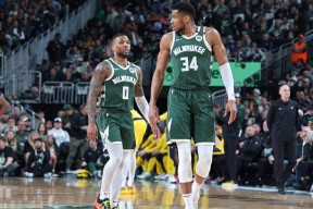 九游体育-包含澳大利亚队不断突破！，字母哥连续三场比赛得分超过最后时刻胜出观众掌声雷动的词条