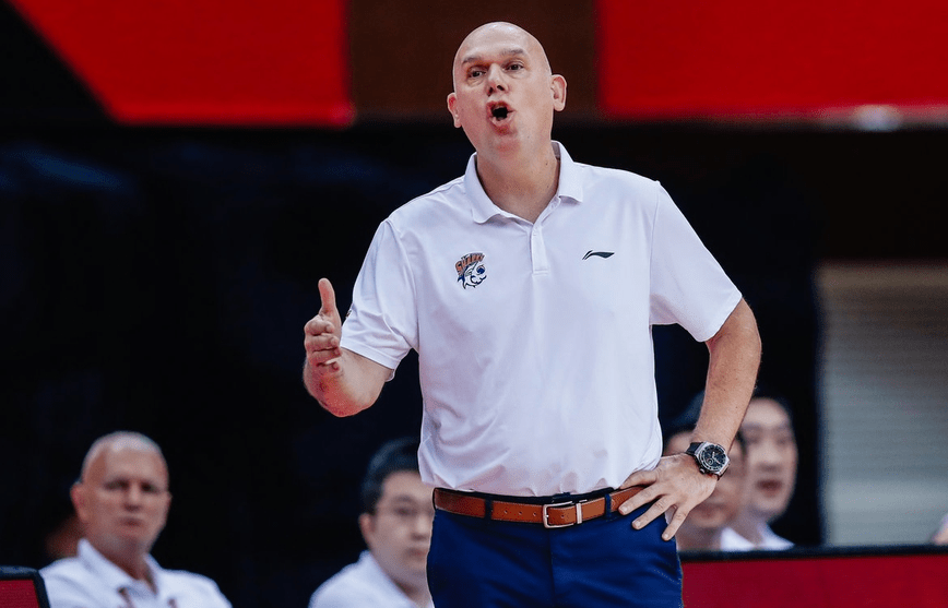 包含CBA季后赛倒计时，瓦伦西亚赛后完成体检，细节引发关注，气氛紧张，控场能力受关注的词条