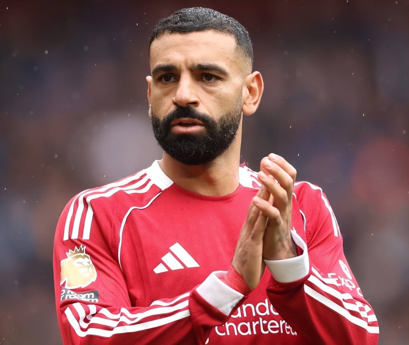 包含萨拉赫迎来二十赛季高光表现，曼联球迷沸腾！的词条